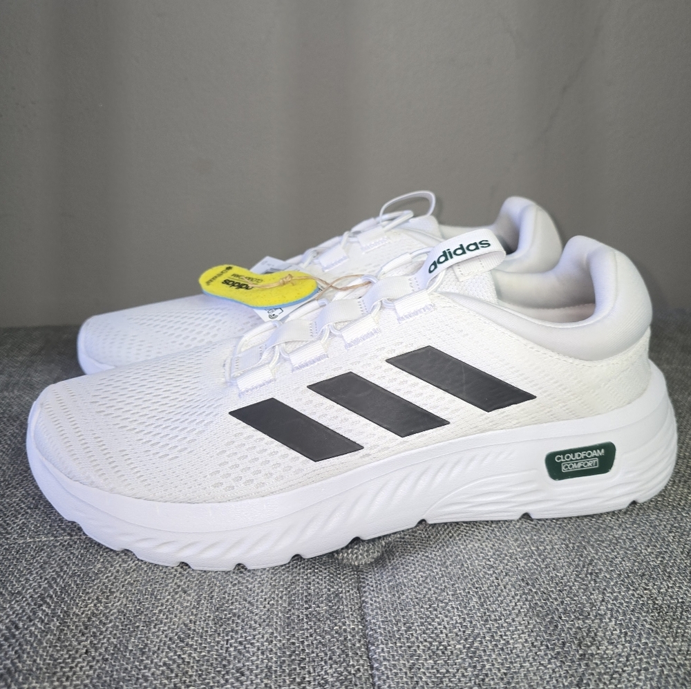 Adidas CLOUDFOAM COMFY EL, White and Black Sneakers, size 9.5